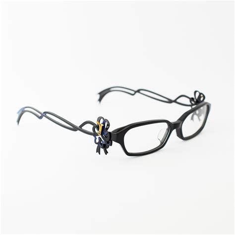 where to buy bayonetta glasses.